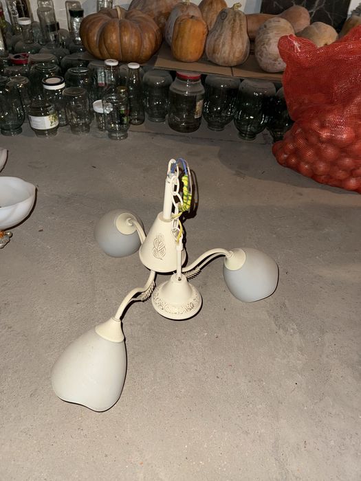 Продам 3 люстры