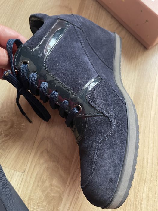 Обувки с вградена платформа Geox