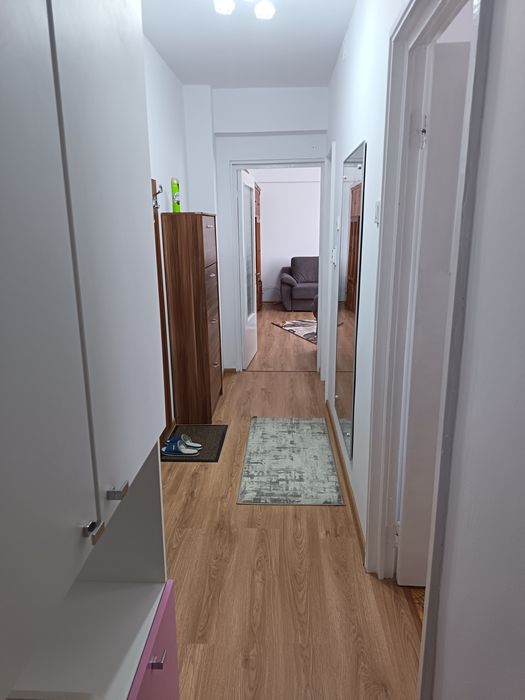 Închiriez apartament