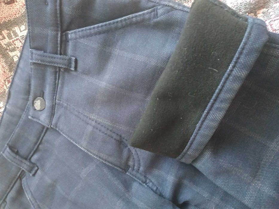 Брюки утеплённые на мальчика на 10-11 лет в очень хорошем состоянии