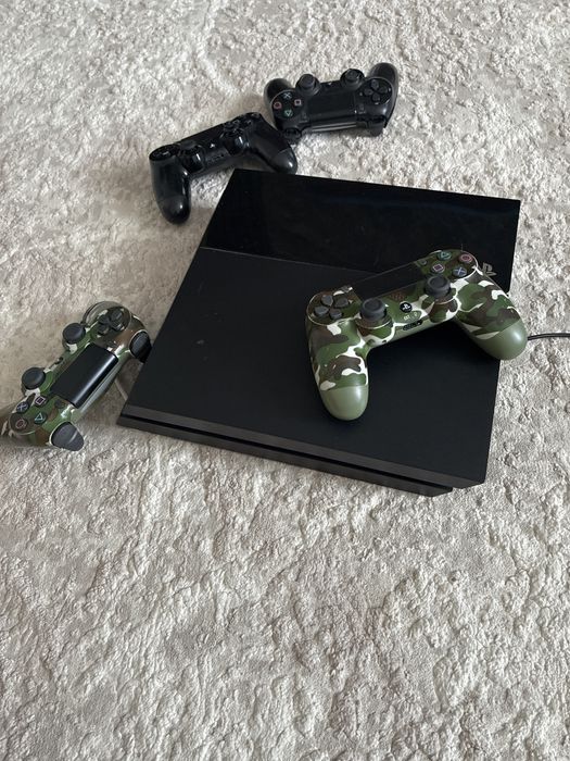 Продаю PlayStation четыре