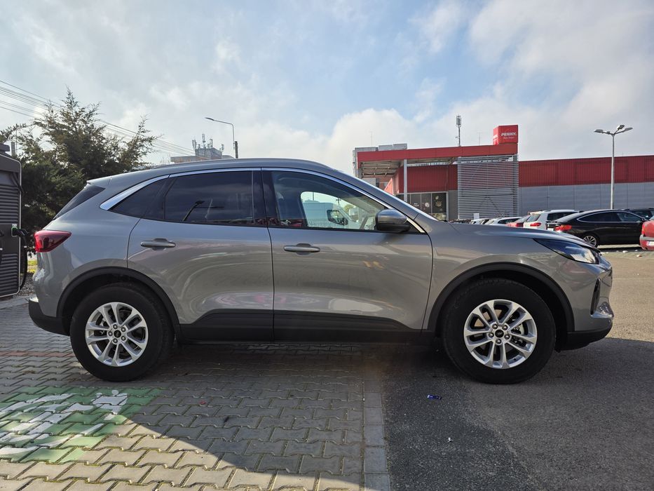 FORD Kuga 2024 — imagine 2