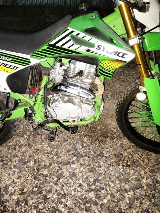 Продаю  эндуро 250 куб