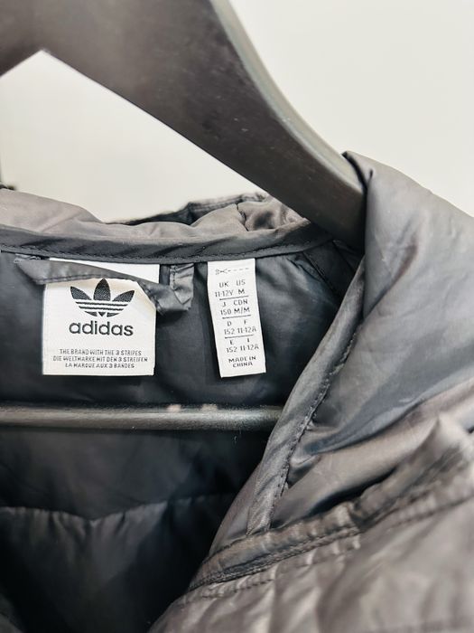 Продам куртки на мальчика!