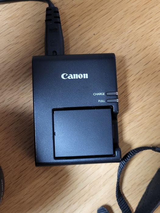 Kit Foto DSLR Canon EOS 1300D + Obiectiv Tamron 17-50mm f/2.8 + Obiectiv Kit 18-55mm + Accesorii