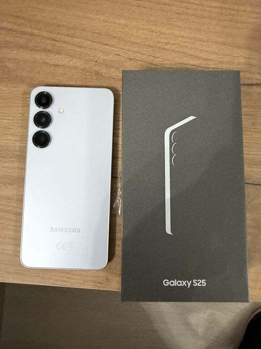 Samsung s25.,.,.