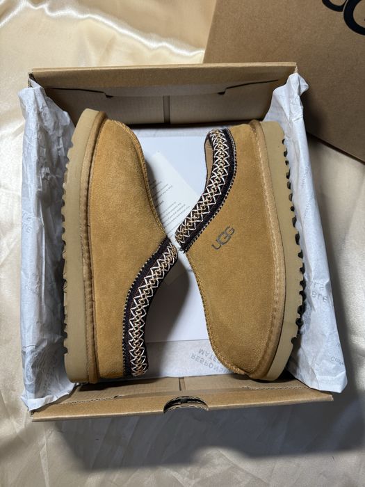 UGG tazz noi in cutie