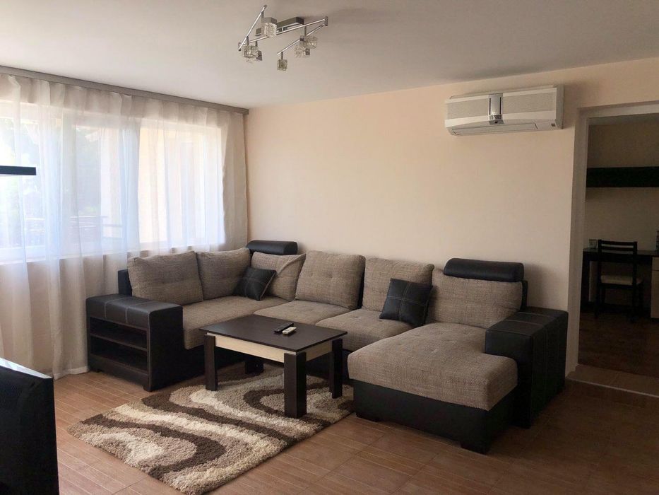 Дава се под наем Етаж от къща в Варна, Център - 85 кв.м за 750 € - Снимка #1