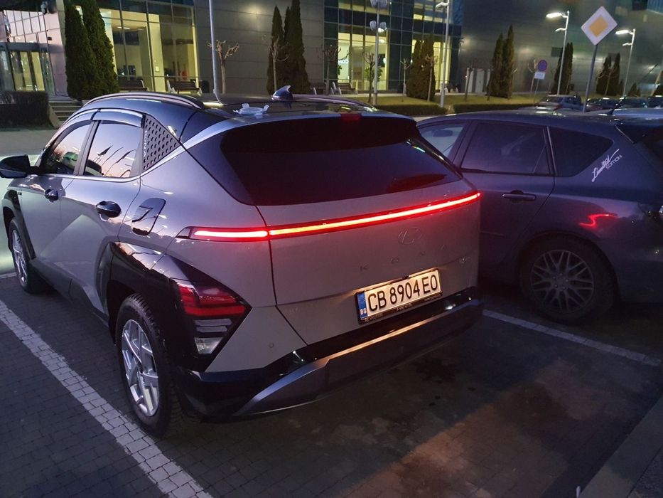 Продавам Хюндай кона  на една година 17000км