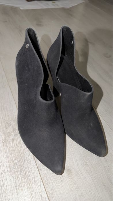 Резиновые ботильоны