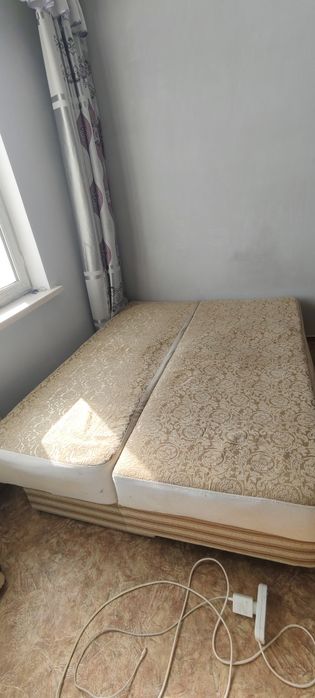 Продам диван старый