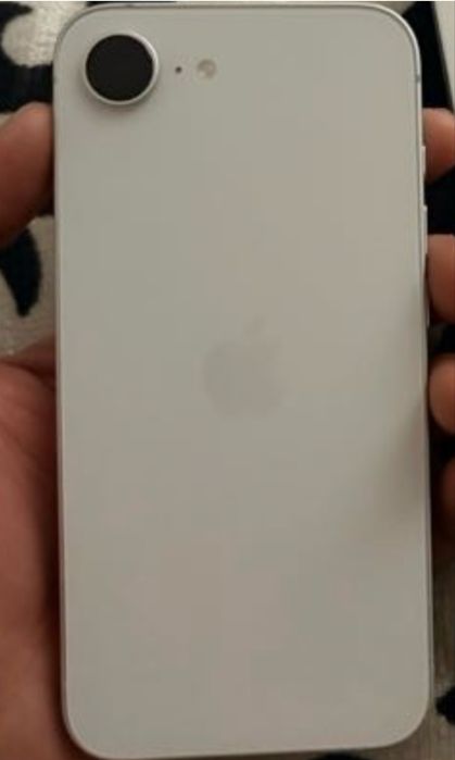 iPhone 16e, Состояние 10/10, Емкость АКБ 93%