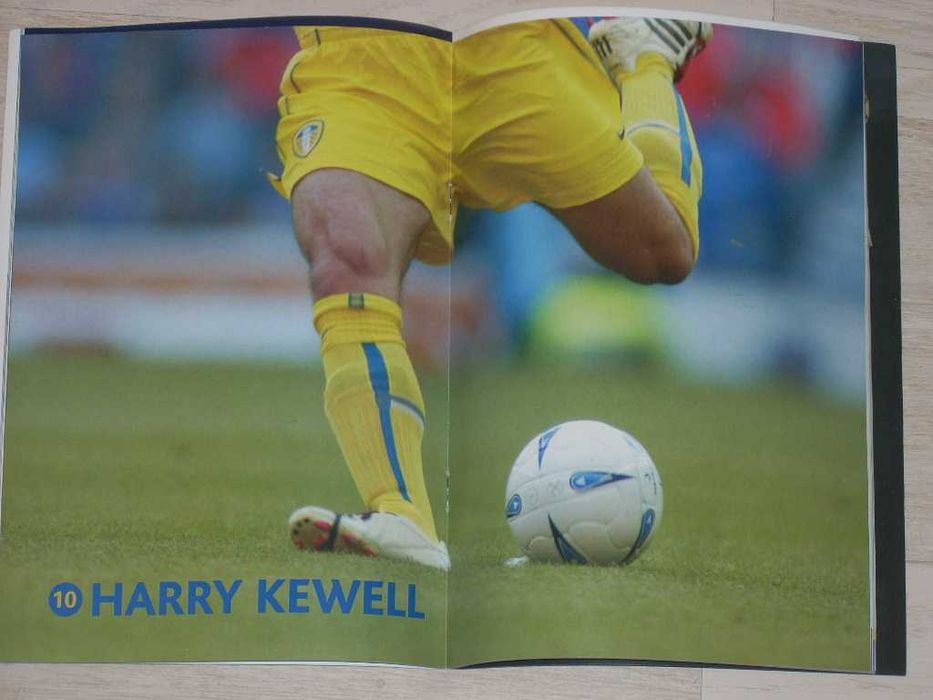 Лийдс Юнайтед оригинални английски футболни програми 1997, 1999, 2002