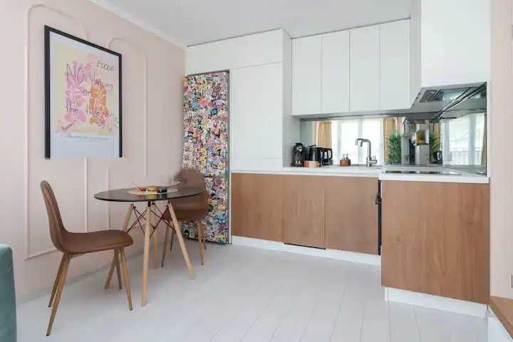 Дава се под наем Двустаен апартамент в София, Хладилника - 40 кв.м за 765 € - Снимка #4