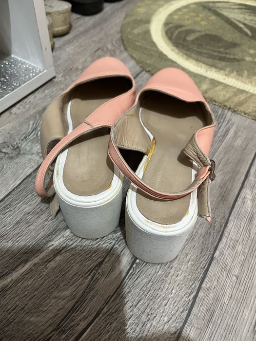 Продам обувь в отличном состоянии.