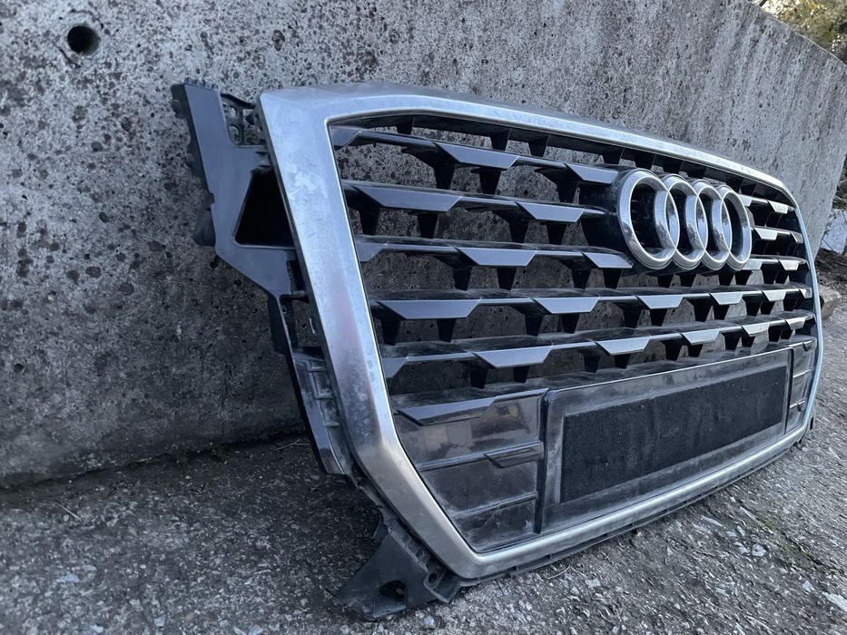 Решетка за Audi Q2 Ауди Ку2  2016-2020г