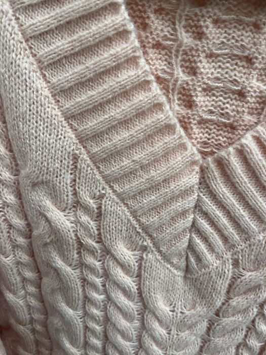 Абсолютно новый свитер