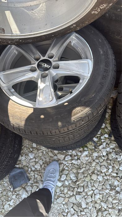 Дажанти  OXXO без забележки R16 5x112 ET 37  7,5J 66,6свалени от А4 B8,5 карани са само в Холандия