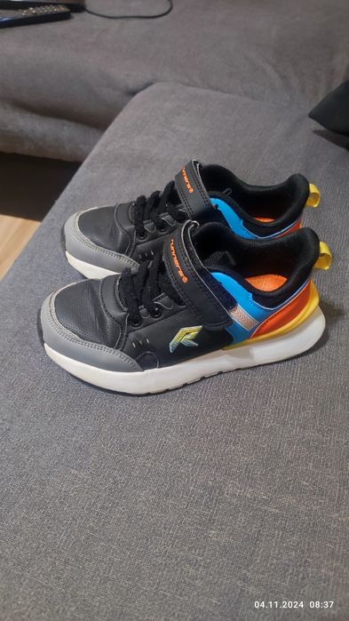 Маратонки за момче 31 и 32 номер