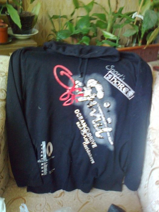 Продам детские вещи:водолазки,джемперы, штанишки