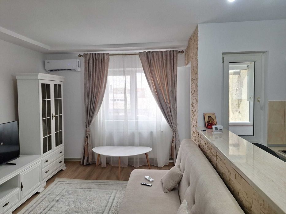 Garsoniera de închiriat