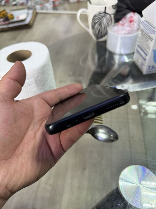 Samsung A71 за 30.000 с коробкой