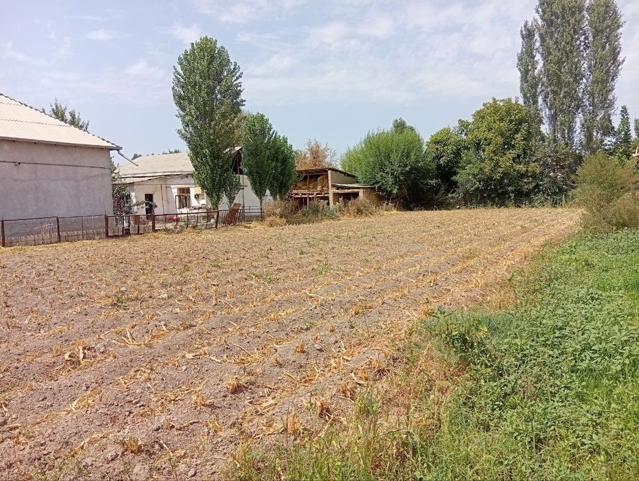 Участка сотилади