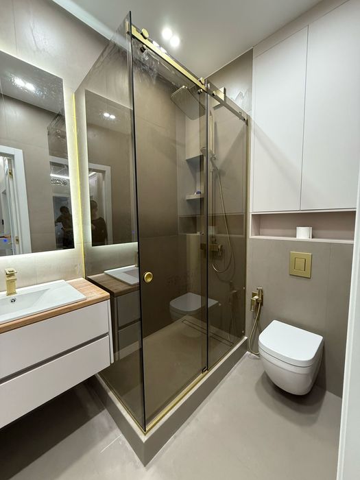 Душ кабина, шторка на ванну