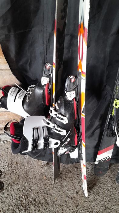 Schiuri fete cu clăpari