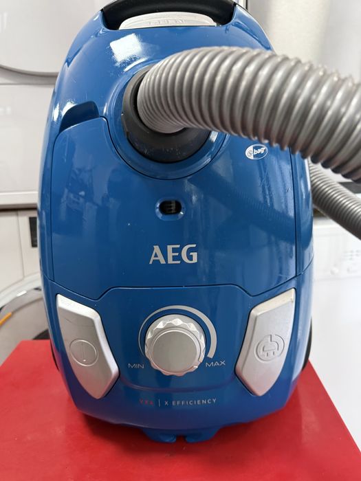 Прахосмукачка AEG