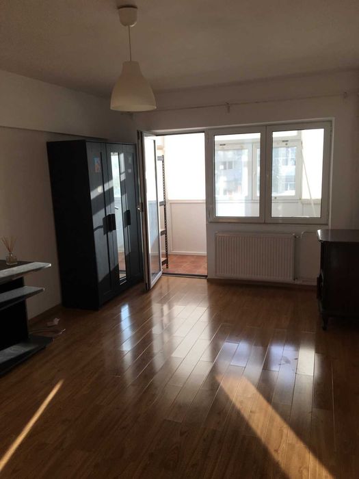 Apartament 3 camere, spațios, luminos și liniștit, cu vedere spre parc și lac