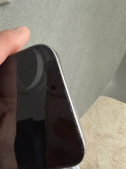 Б/у iPhone 15 Pro 256 GB в цвете Natural Titanium