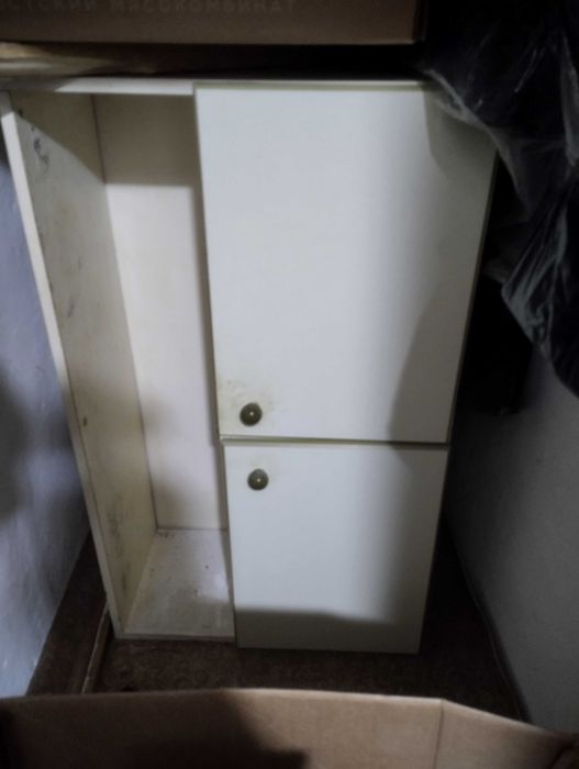 Продам навесной шкаф