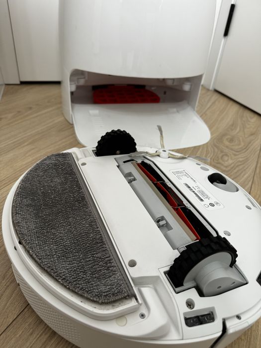 Робот пылесос (xiaomi) моет-пылесосит сам очищается