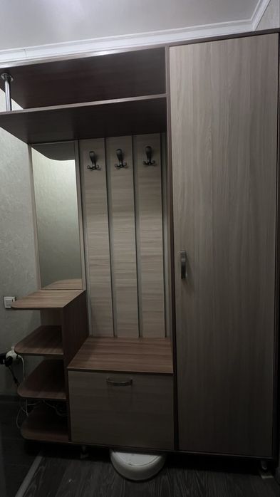 Прихожая б/у  в отличном состоянии