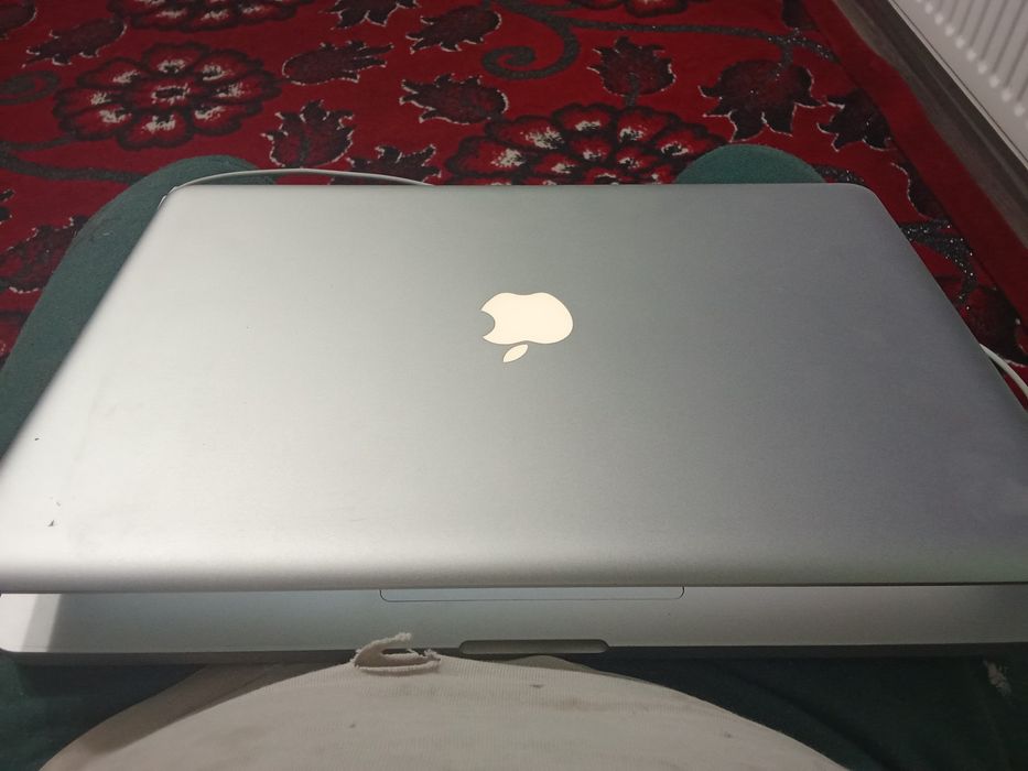Vand aple macbook pro