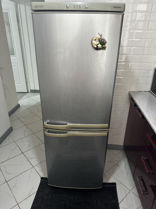 Холодильник Samsung