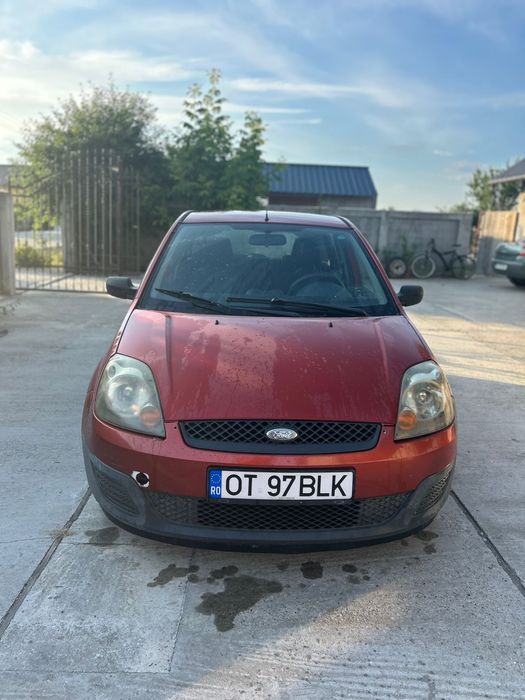 Vand Ford Fiesta  1.3 benzina
