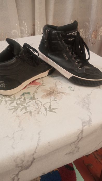 Спортивные ботинки б/у