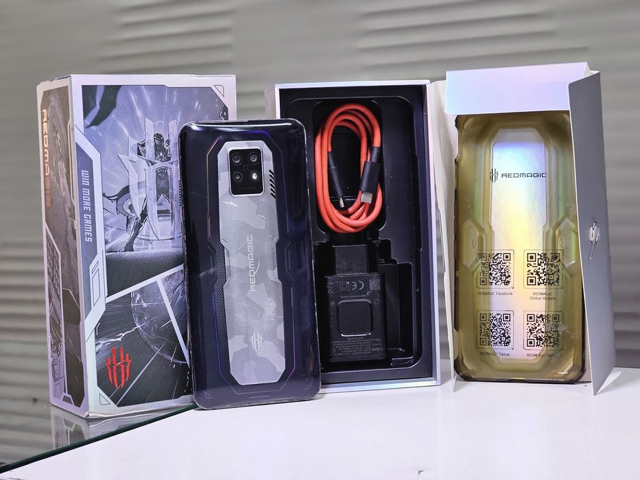 Redmagic 7s pro Snapdragon 8+ Gen 1 12gb/256gb 120Гц полный комплект д