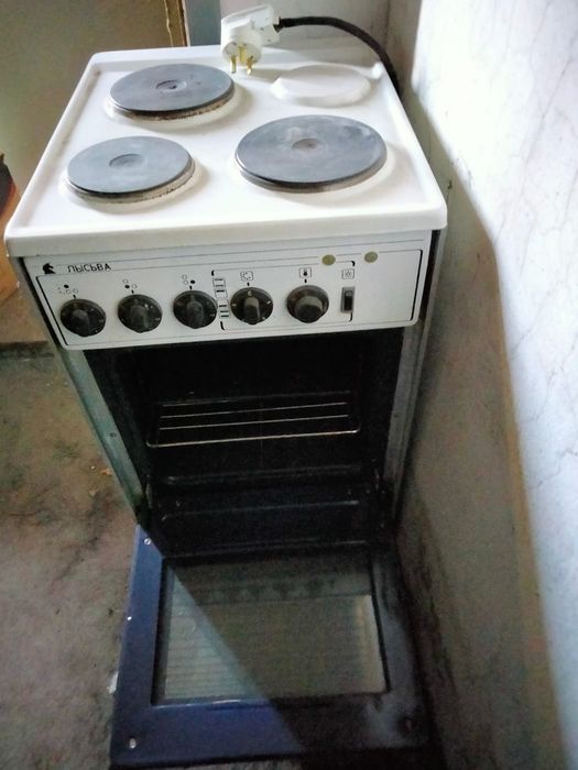 Газовая плита с духовкой