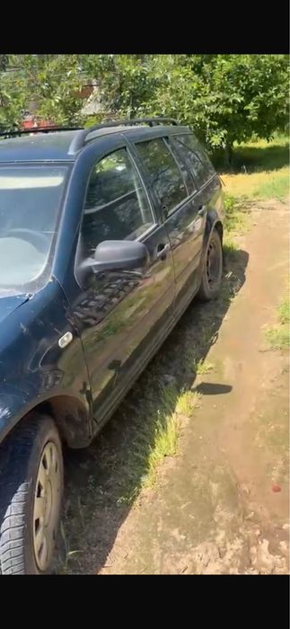 Vand golf 4 break pentru dezmembrat motor 1.6 benzina