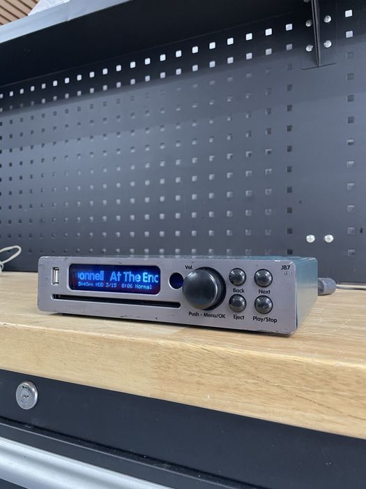 Amplificator brennan jb7 hard disk 500gb unitate cd usb 60w