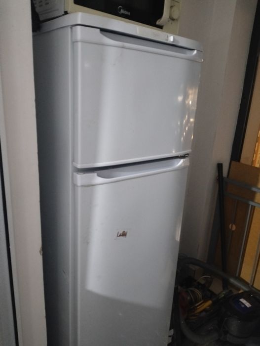 Холодильник сатылады