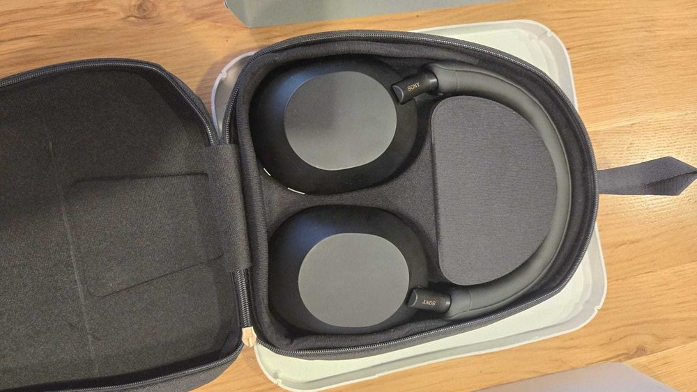Casti Sony WH-1000XM5