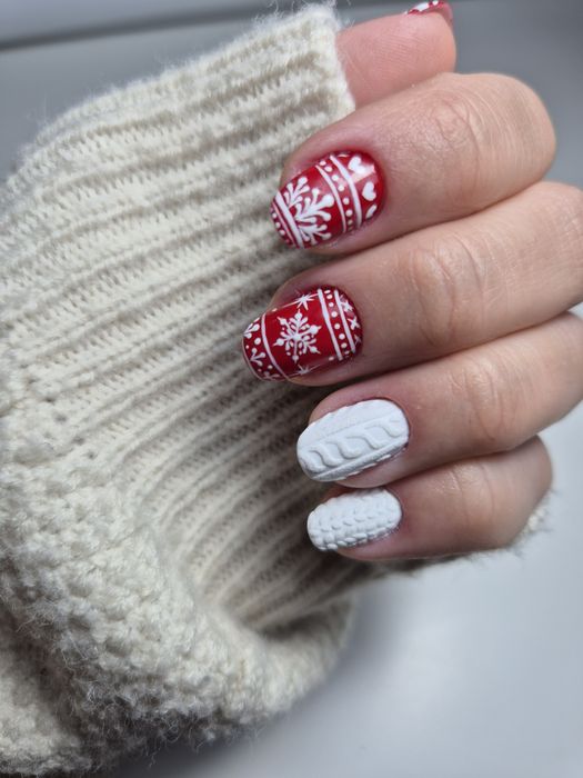 Manichiura semi/gel si pictura pe unghii