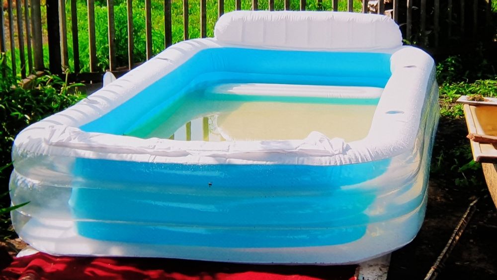 Продам надувной бассейн Intex.