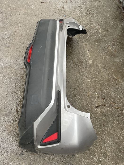 Задна броня Тойота Ц-ХР (zadna bronq toyota c-hr)