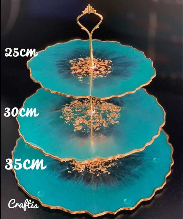 Set tocator cu suport pahare si platouri etajate din rasina epoxidica
