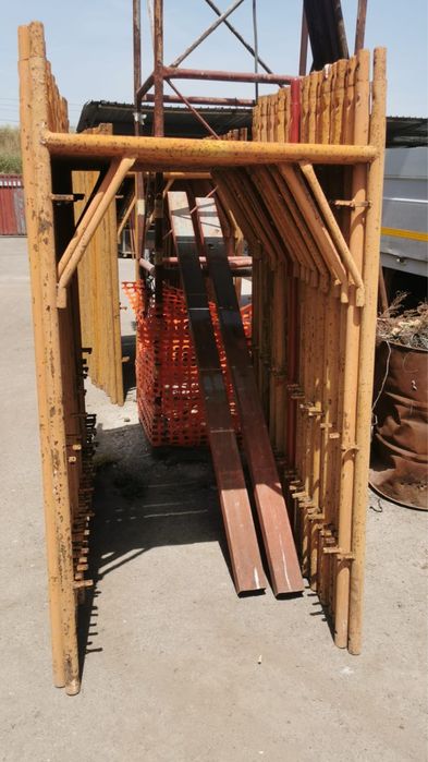 Оригинално Италианско фасадно скеле Gamma със сертификат и паспорт